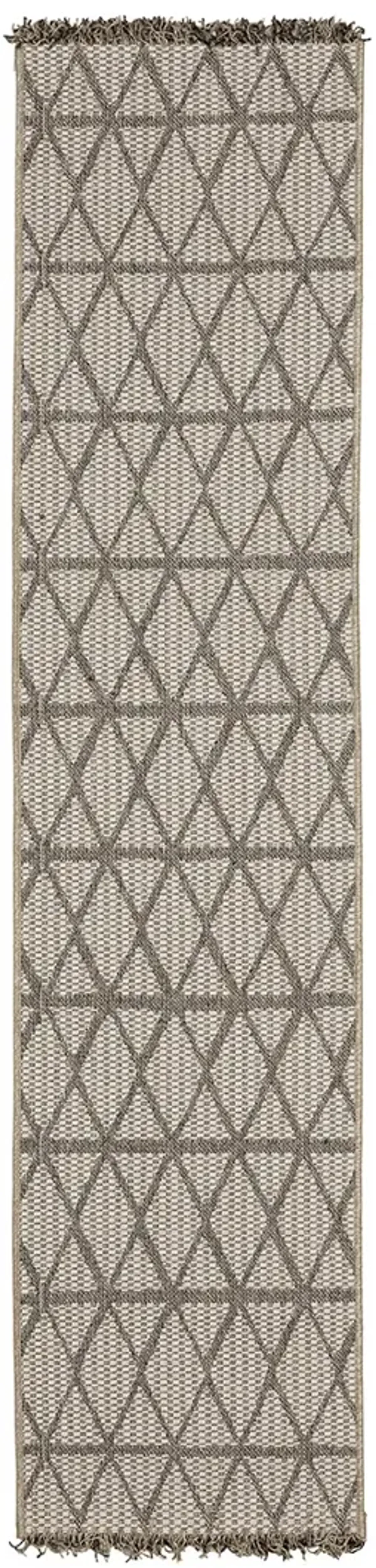 Gillian 1'10" x 7'6" Beige Rug