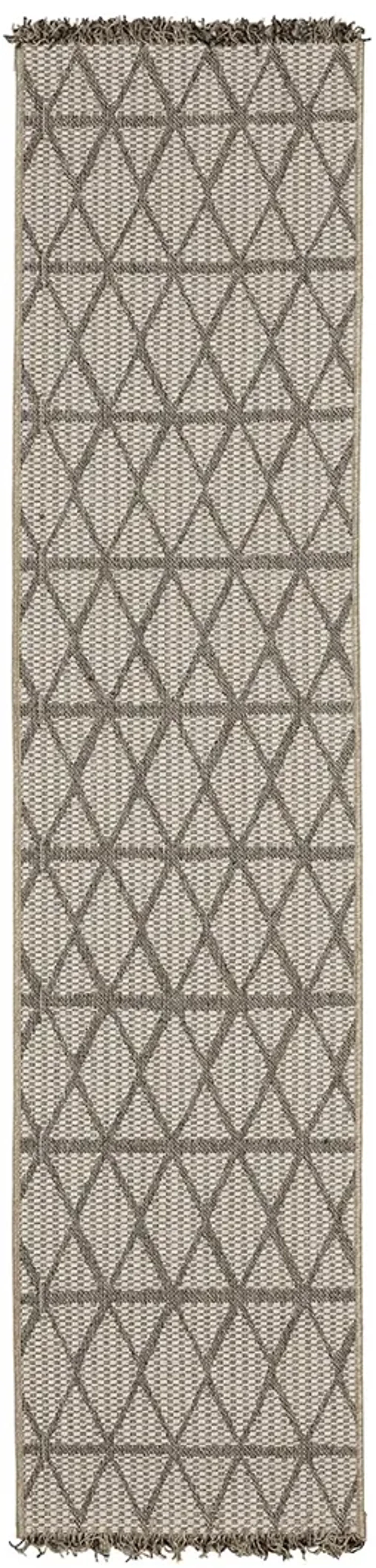 Gillian 1'10" x 7'6" Beige Rug