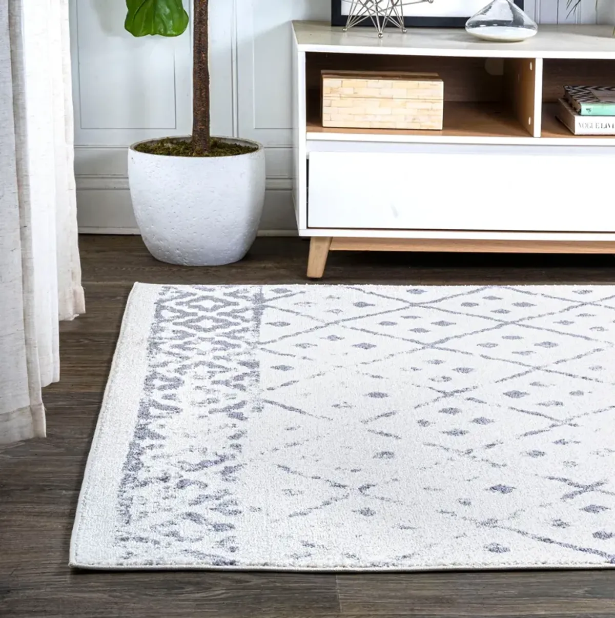 Juba Moroccan Geometric Diamond Area Rug