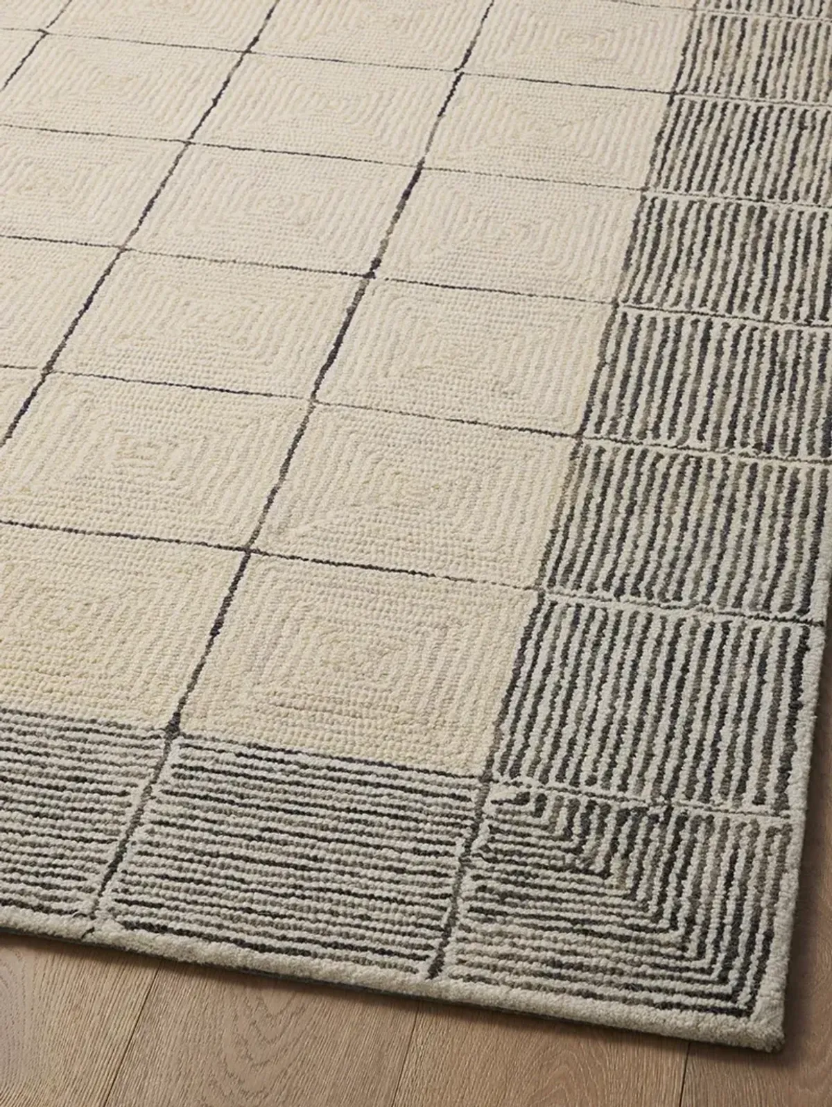 Francis FRA02 2'" x 5'" Rug