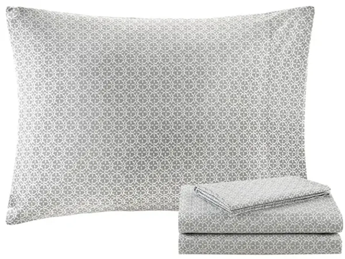 Gracie Mills Earle Reversible 6-Piece Quilt and Cotton Sheet Set