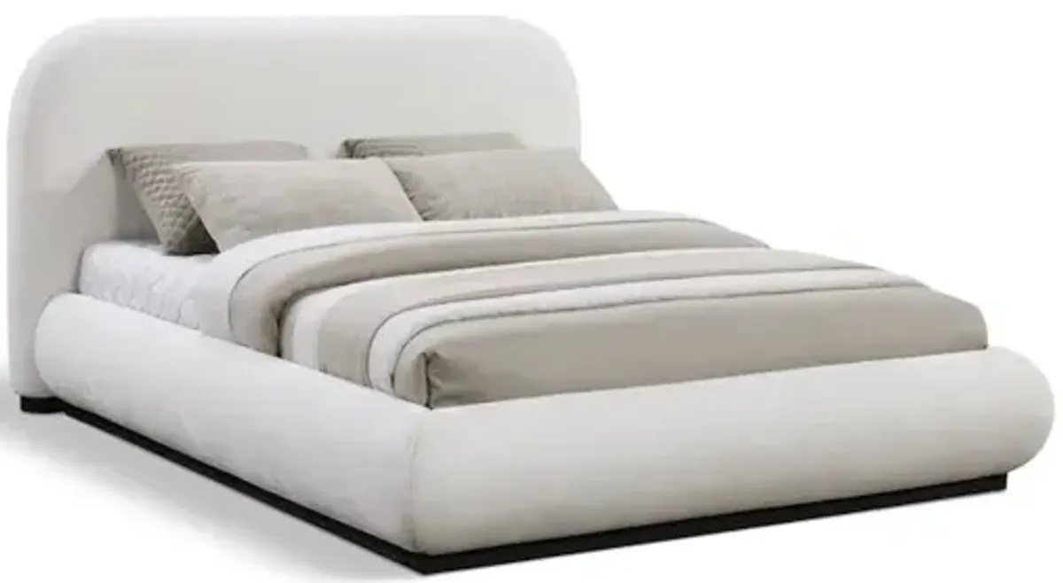 Meridian Furniture Vaughn Cream Queen Bed