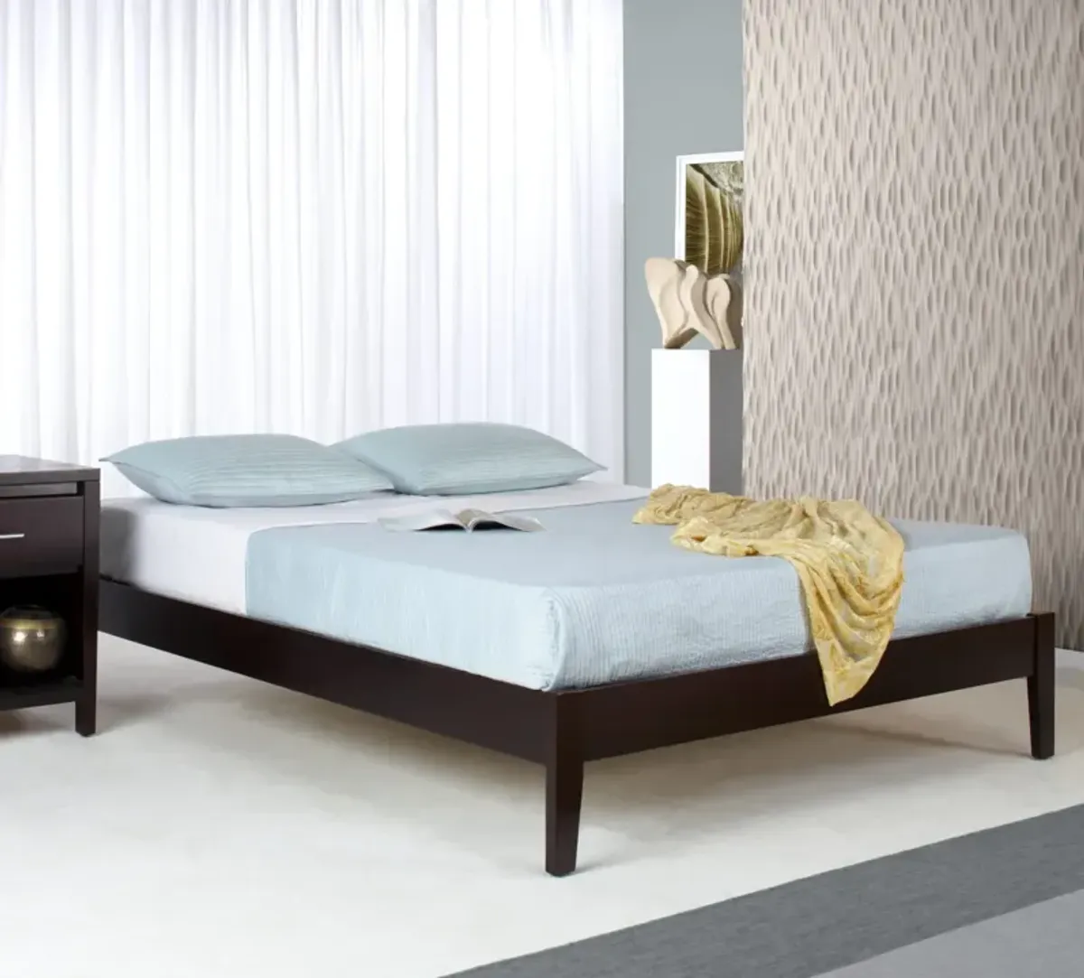 Nevis Full Size Simple Platform Bed in Espresso