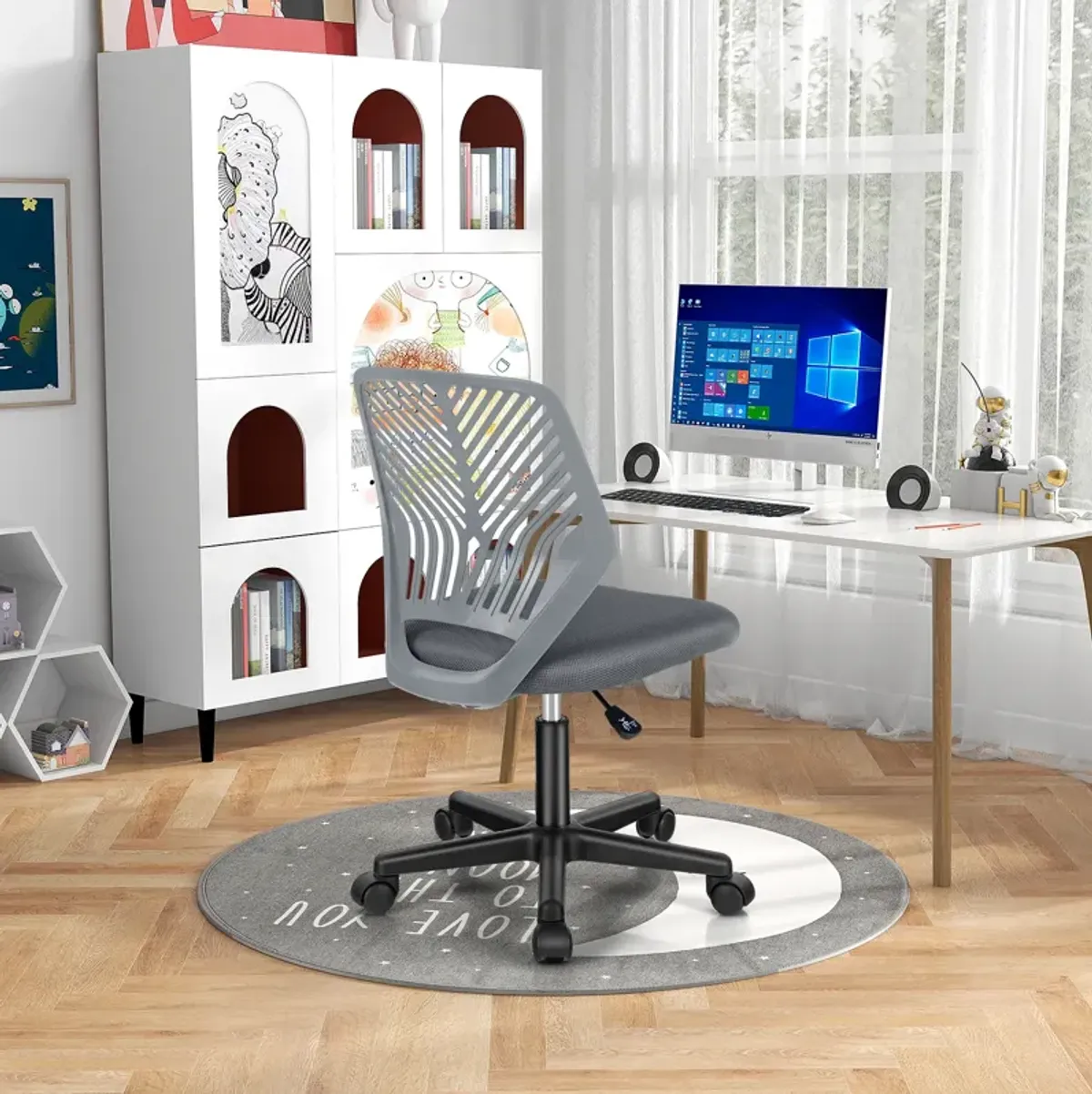 Height-adjustable Ergonomic Kids Desk Chair with Universal Casters