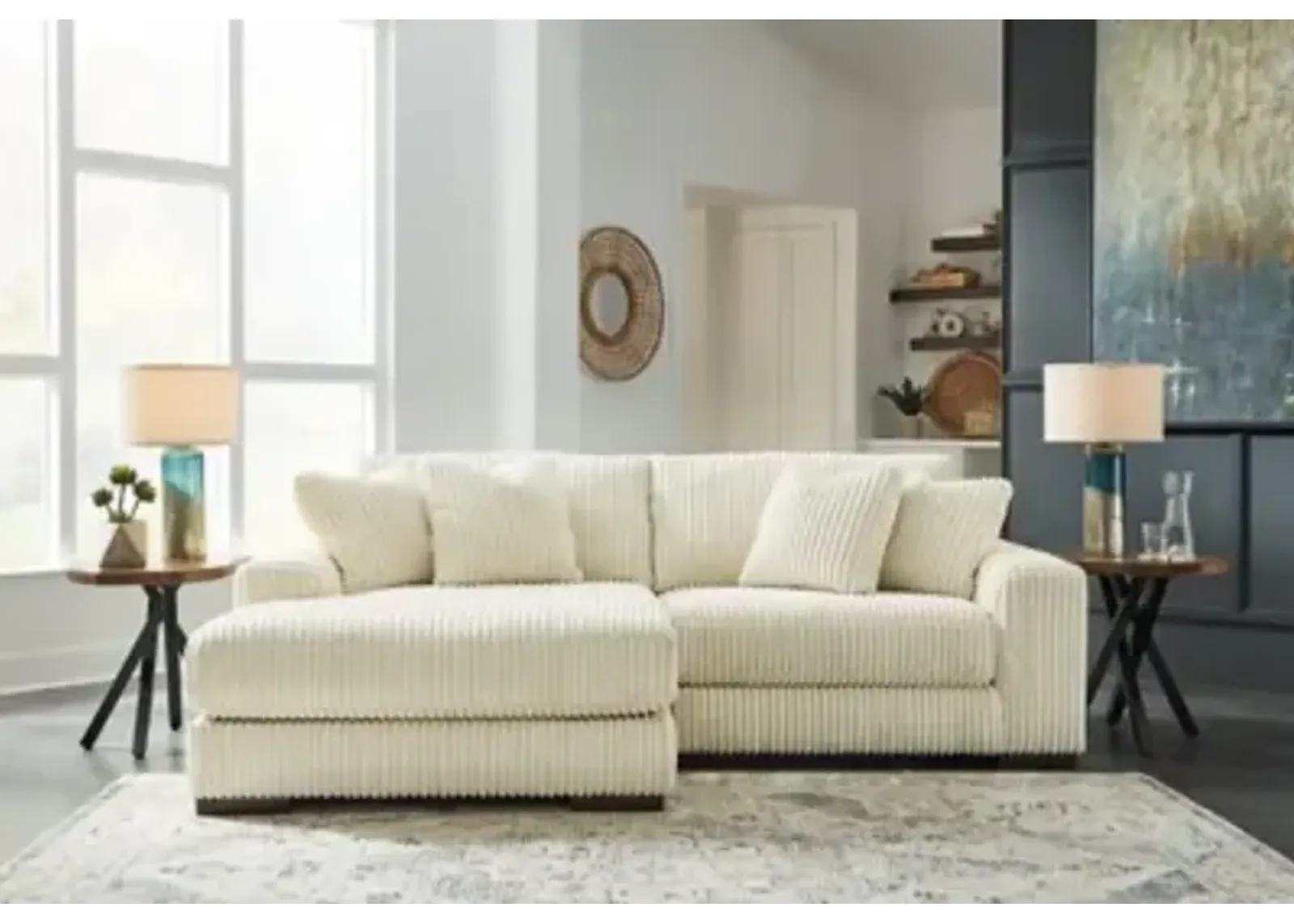 Lindyn 2-Piece Sectional with Chaise