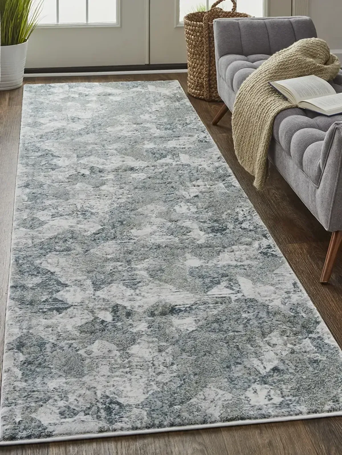 Atwell 3868F Green/Ivory 3' x 8' Rug