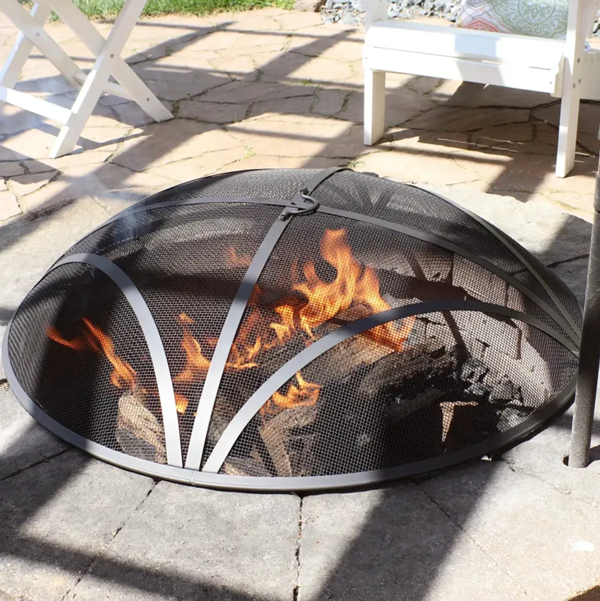 Sunnydaze Reinforced Steel Mesh Round Fire Pit Spark Screen