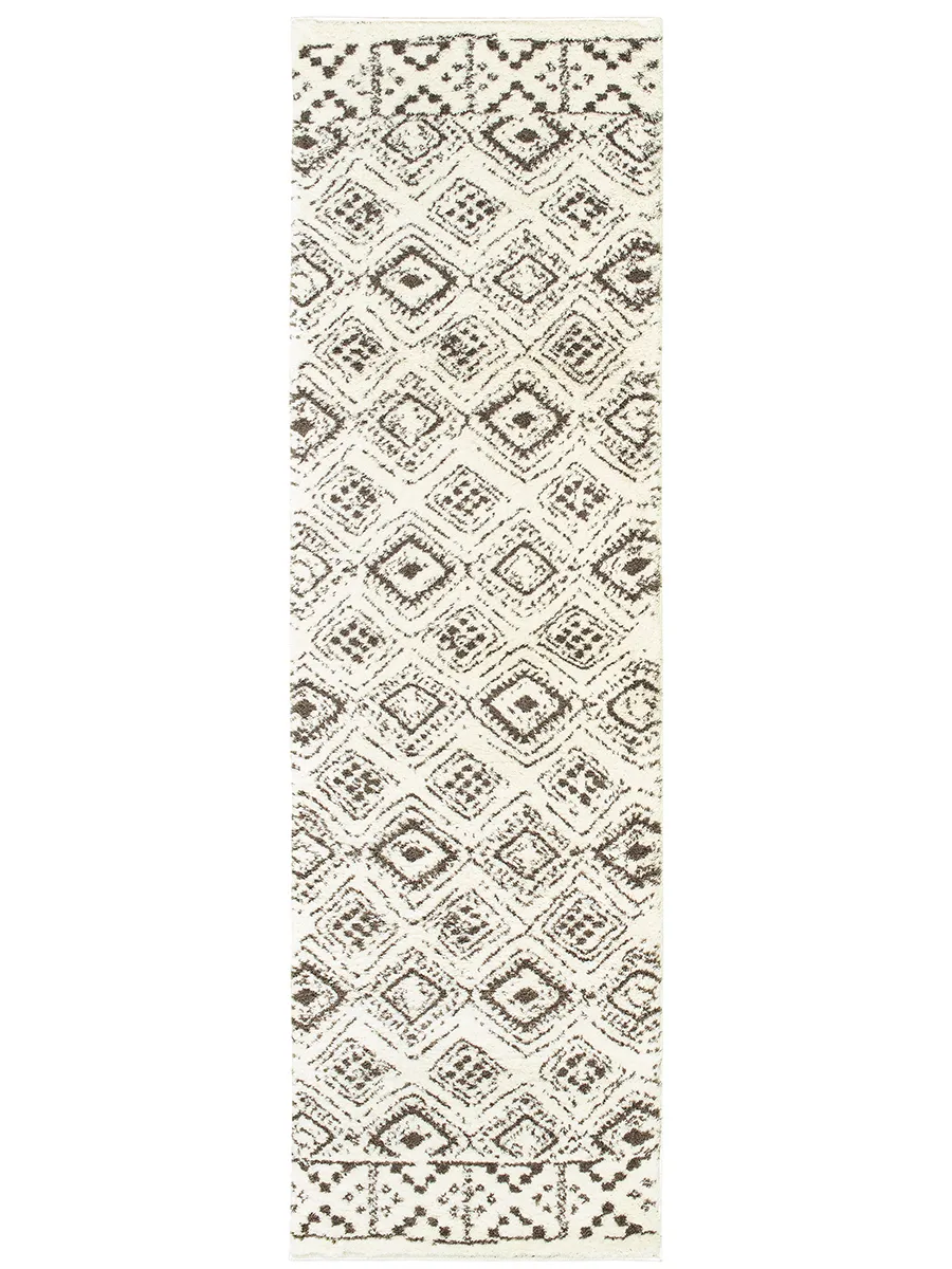 Verona 2'3" x 7'6" Ivory Rug