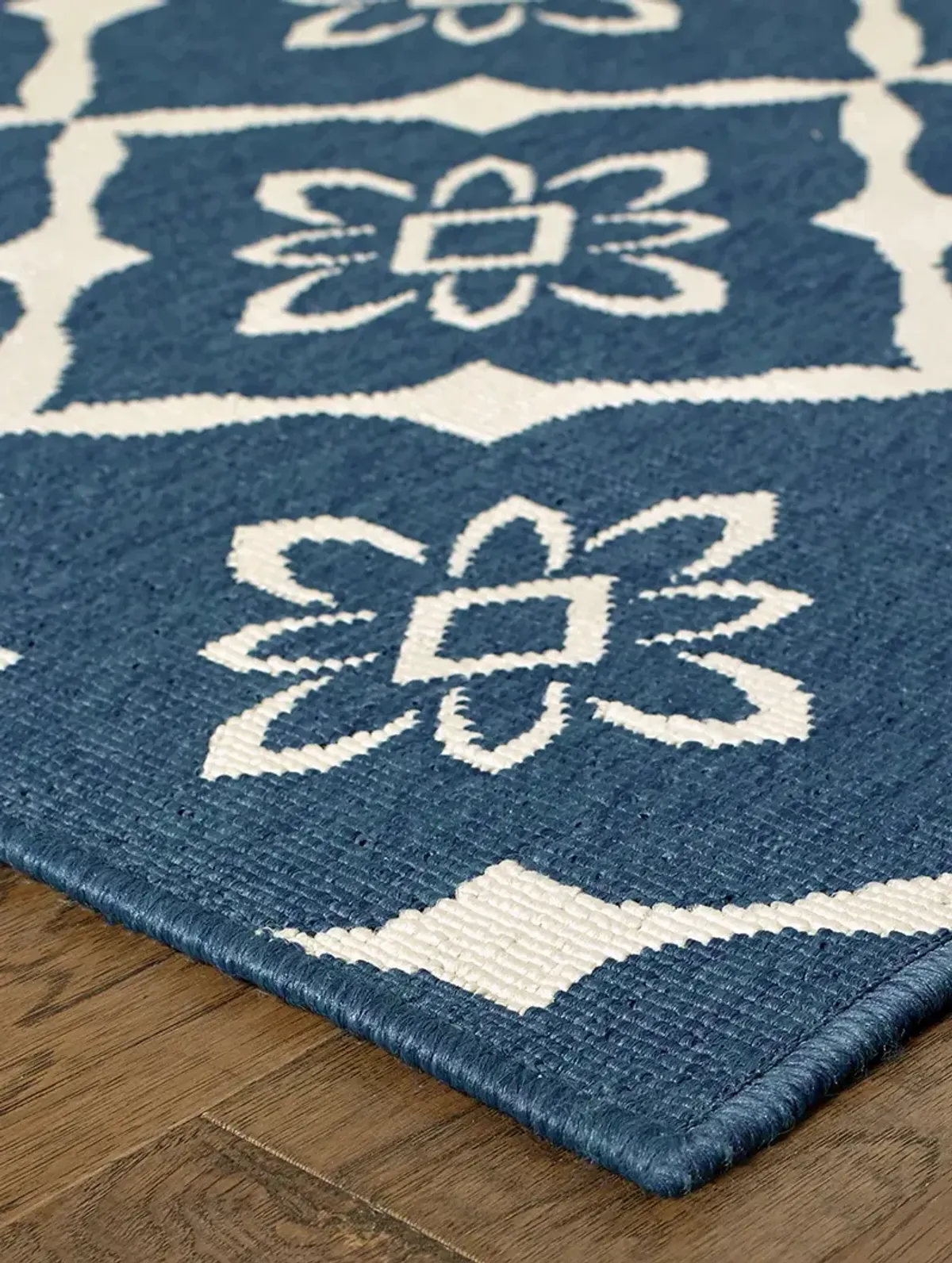 Meridian 7'10" Navy Rug