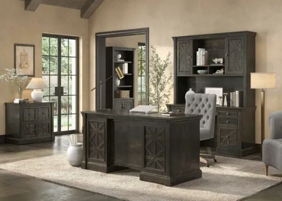 Traditional Hutch With Doors