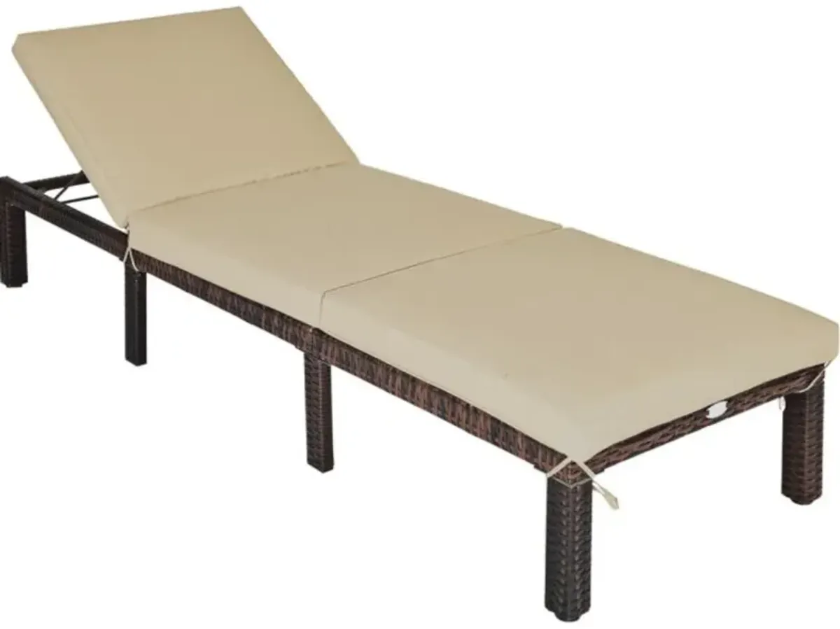 Hivvago Paito Wicker Chaise Lounger with Adjustable Backrest and Cushion