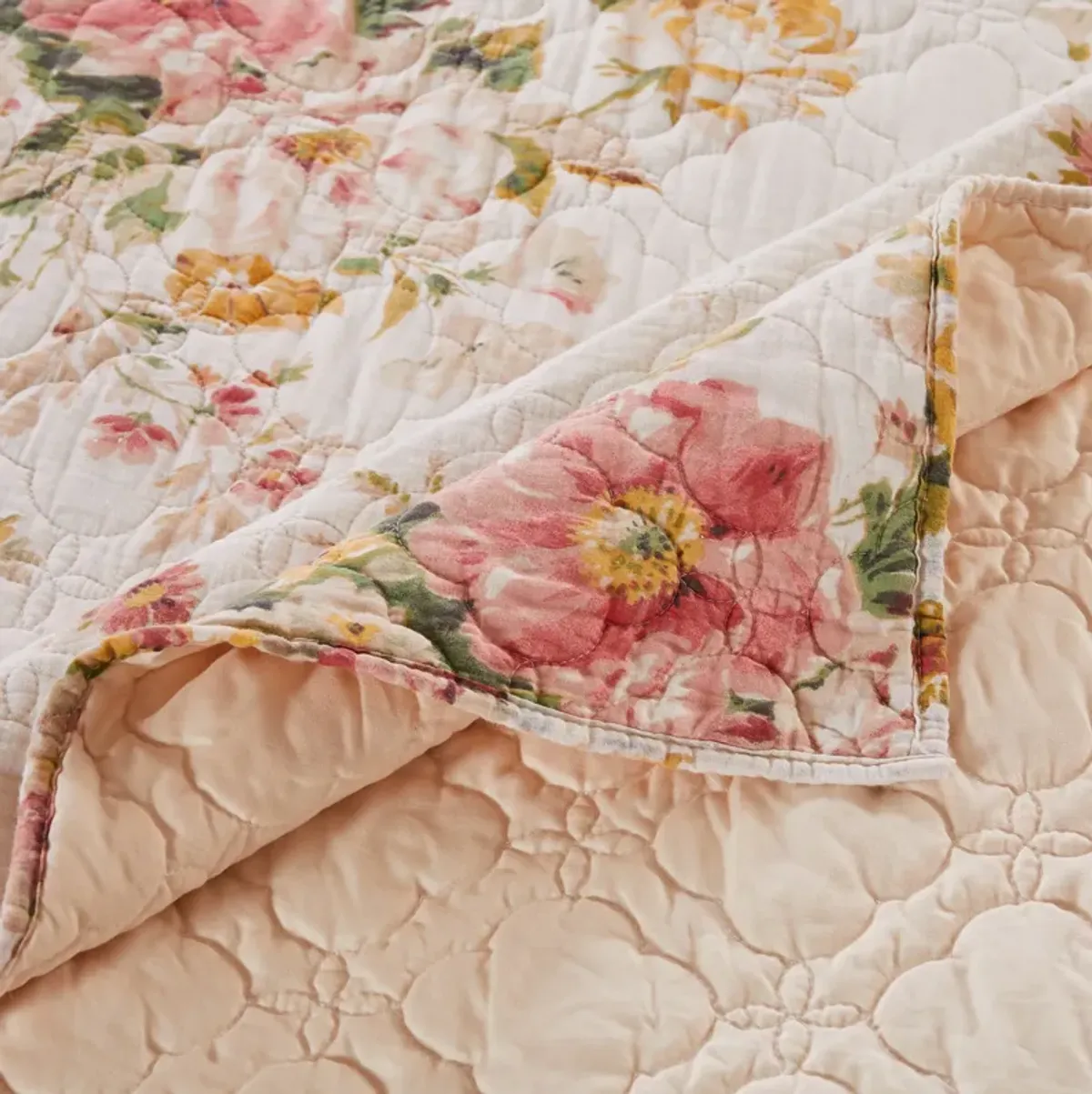 Givi 3pc King Quilt Set, Shams, Red and Floral Beige Buttercup Cotton