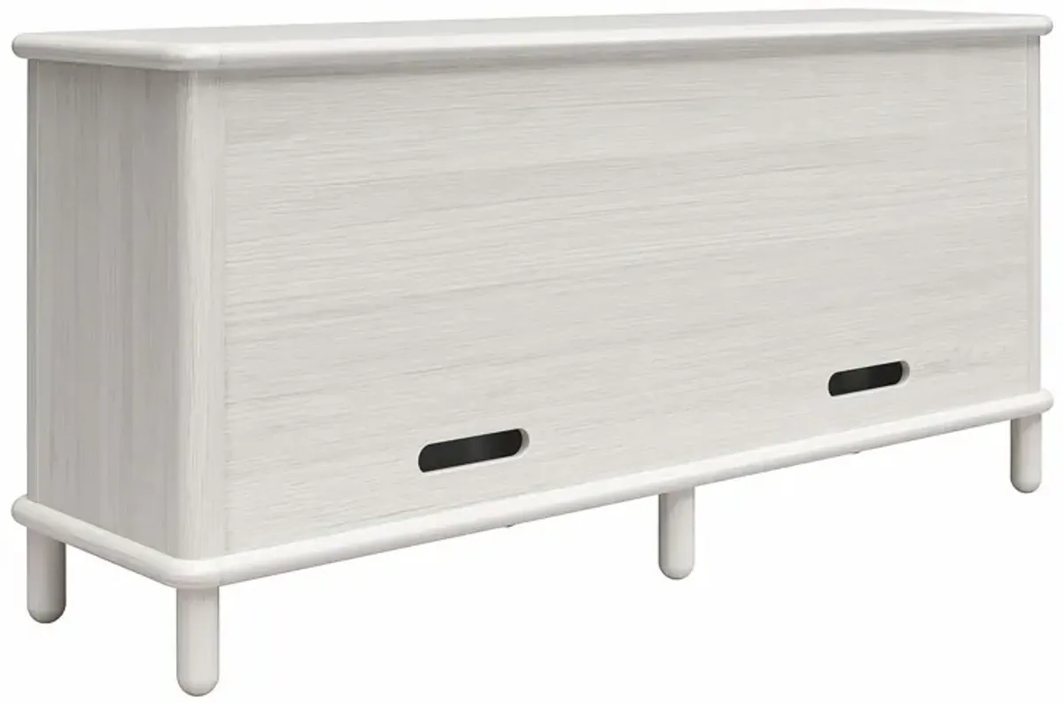 Selena Credenza