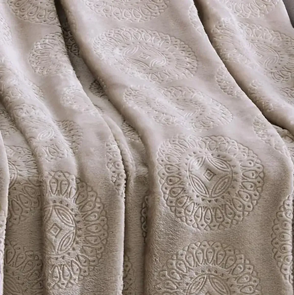 Ceasar Soft Plush Contemporary Embossed Collection All Season Throw