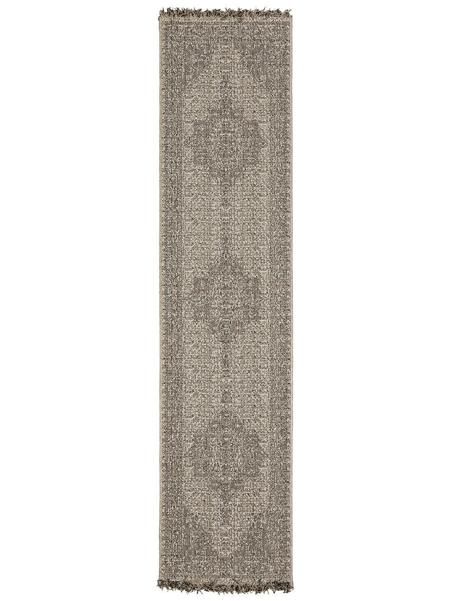 Gillian 1'10" x 7'6" Beige Rug