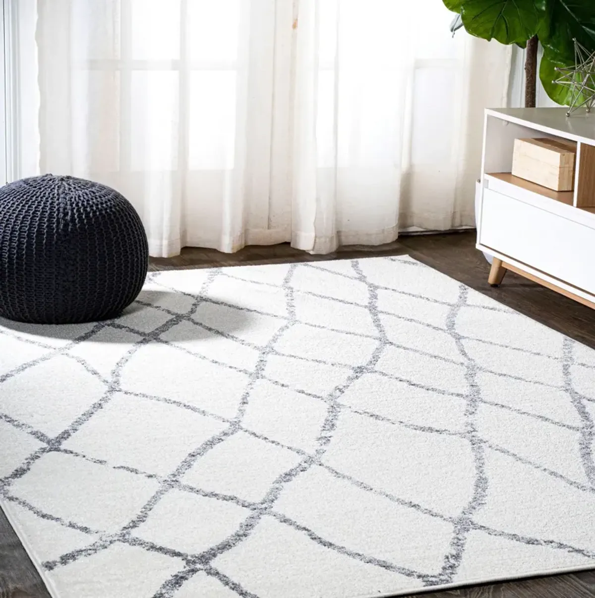 Illi Moroccan Diamond Trellis Area Rug