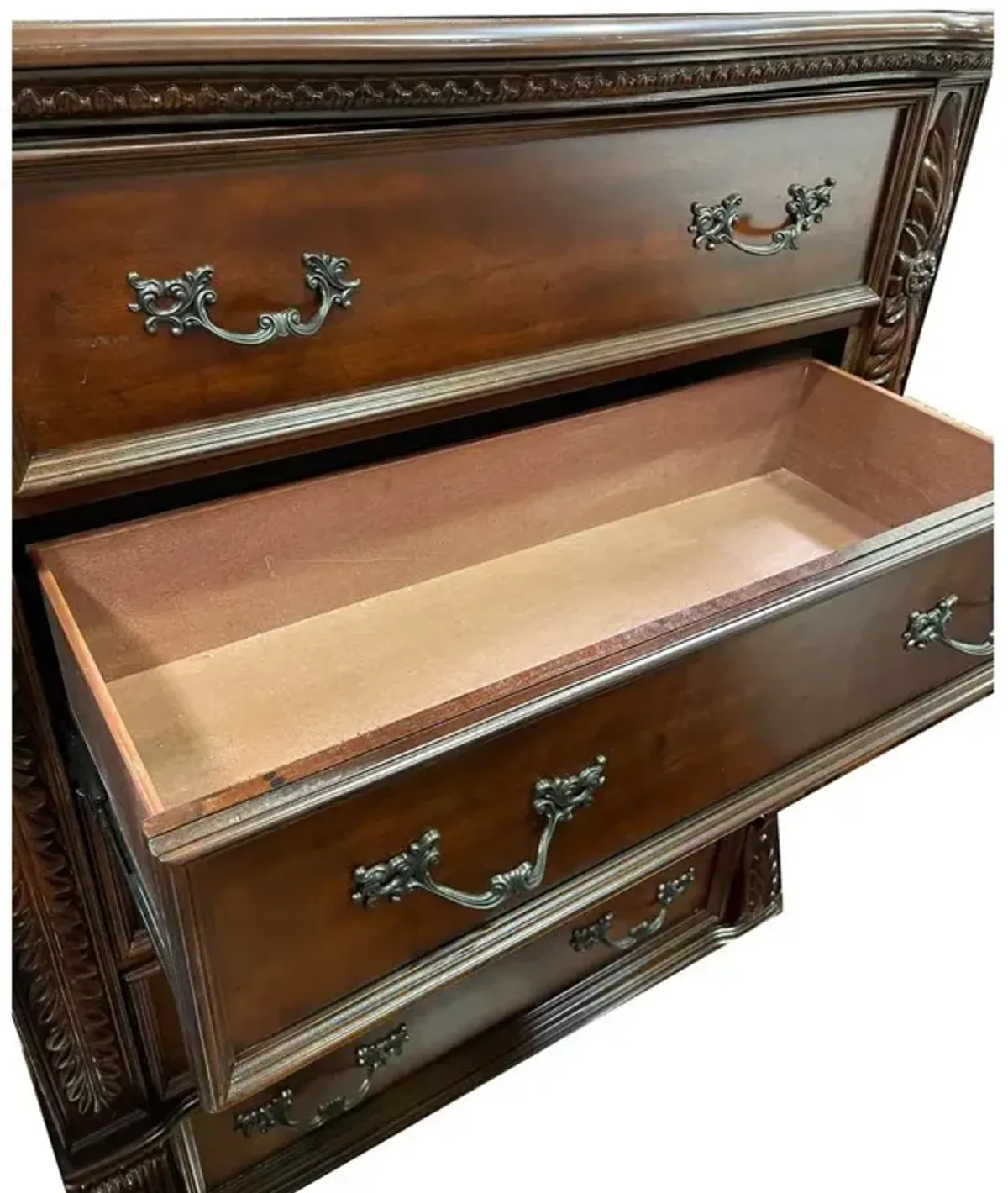 Best Master Furniture Bessy Traditional Cherry Wood 5-Drawer Chest