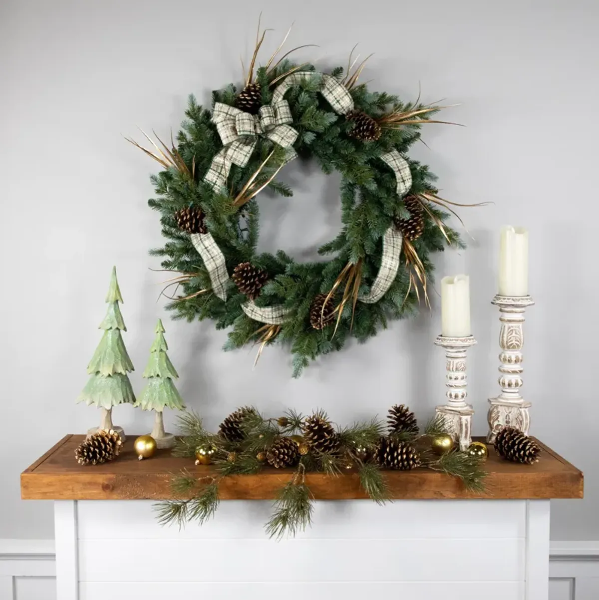 Blue Spruce Artificial Christmas Wreath  48-Inch  Unlit