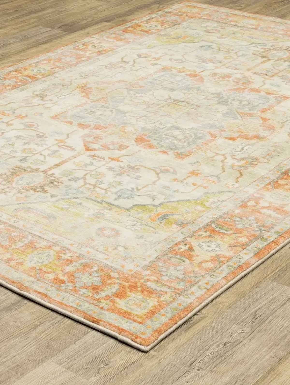 Savoy 5'3" x 7'3" Orange Rug