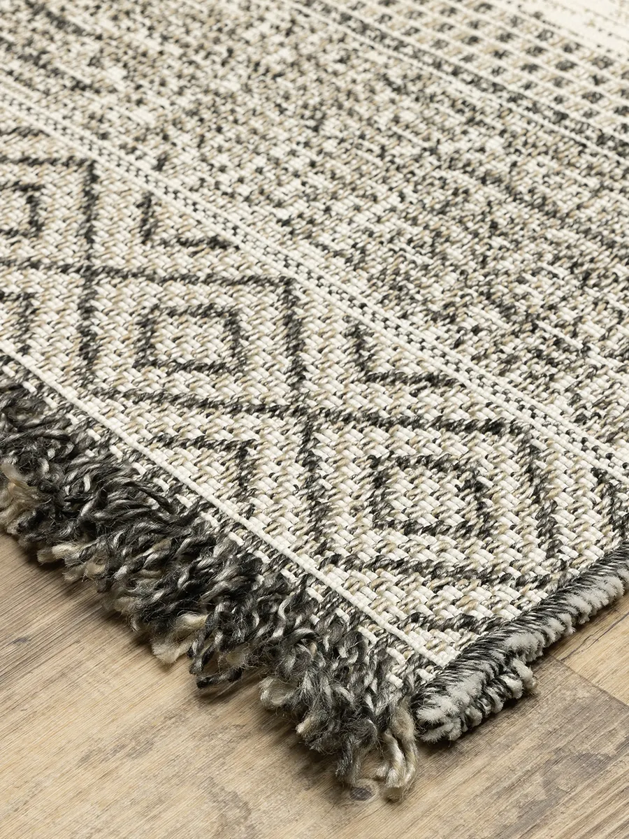 Gillian 7'10" x 10' Beige Rug