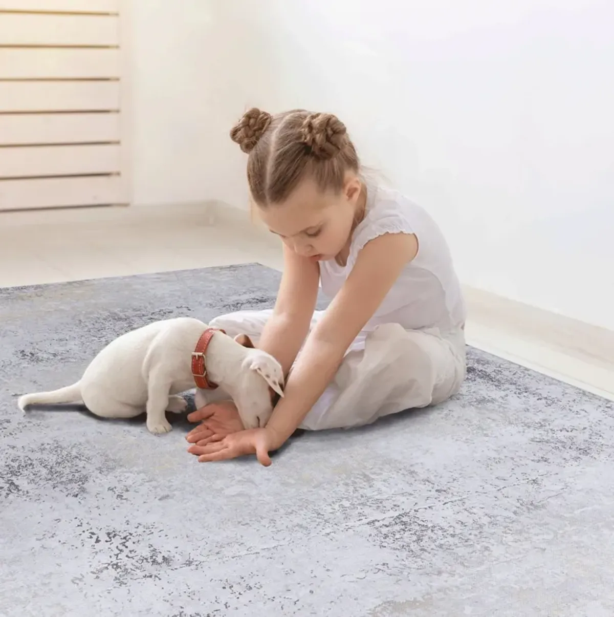 Layla 3' x 5' Gray/Gold Machine Washable Low-Pile, Non-Slip, Non-Shedding, Foldable, Kid & Pet Friendly Area Rug