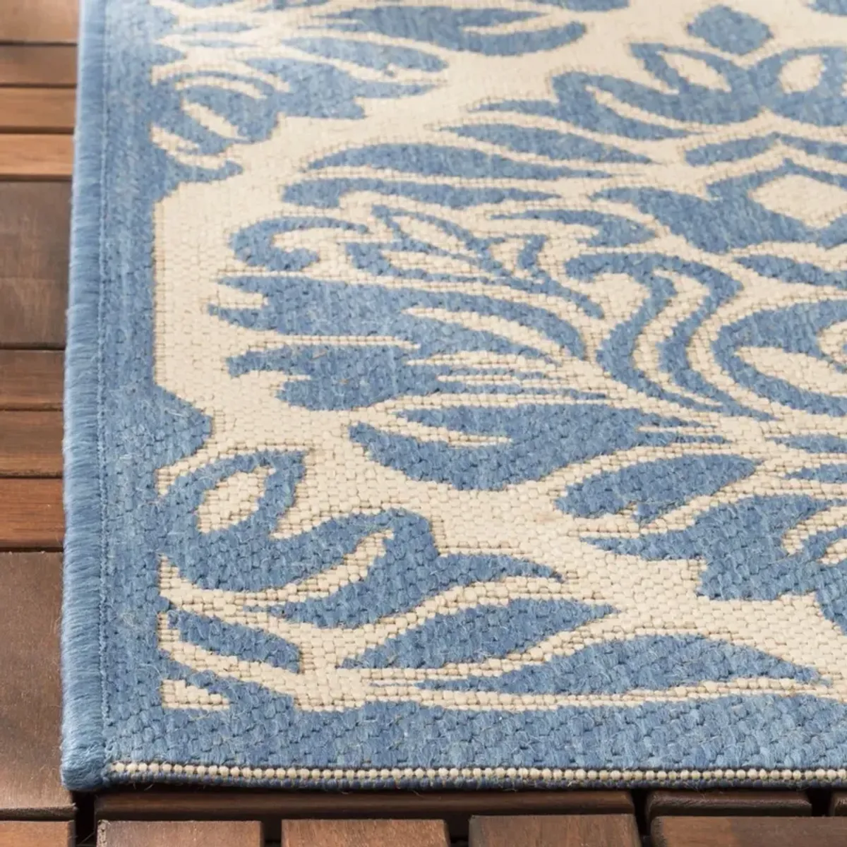 BEACH HOUSE 135 Blue 6'-7' X 9'-2' Medium Rectangle Rug