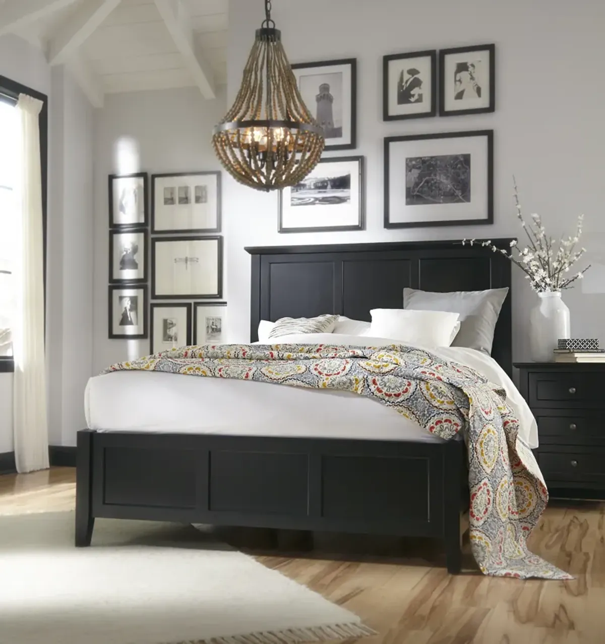 Paragon King-size Panel Bed in Black