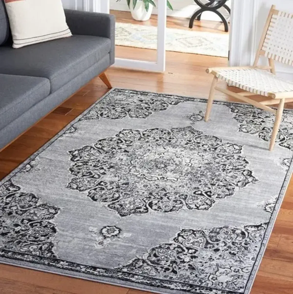 Brentwood 802 Grey / Black 5'-3" X 7'-6" Medium Rectangle Powerloomed Rug