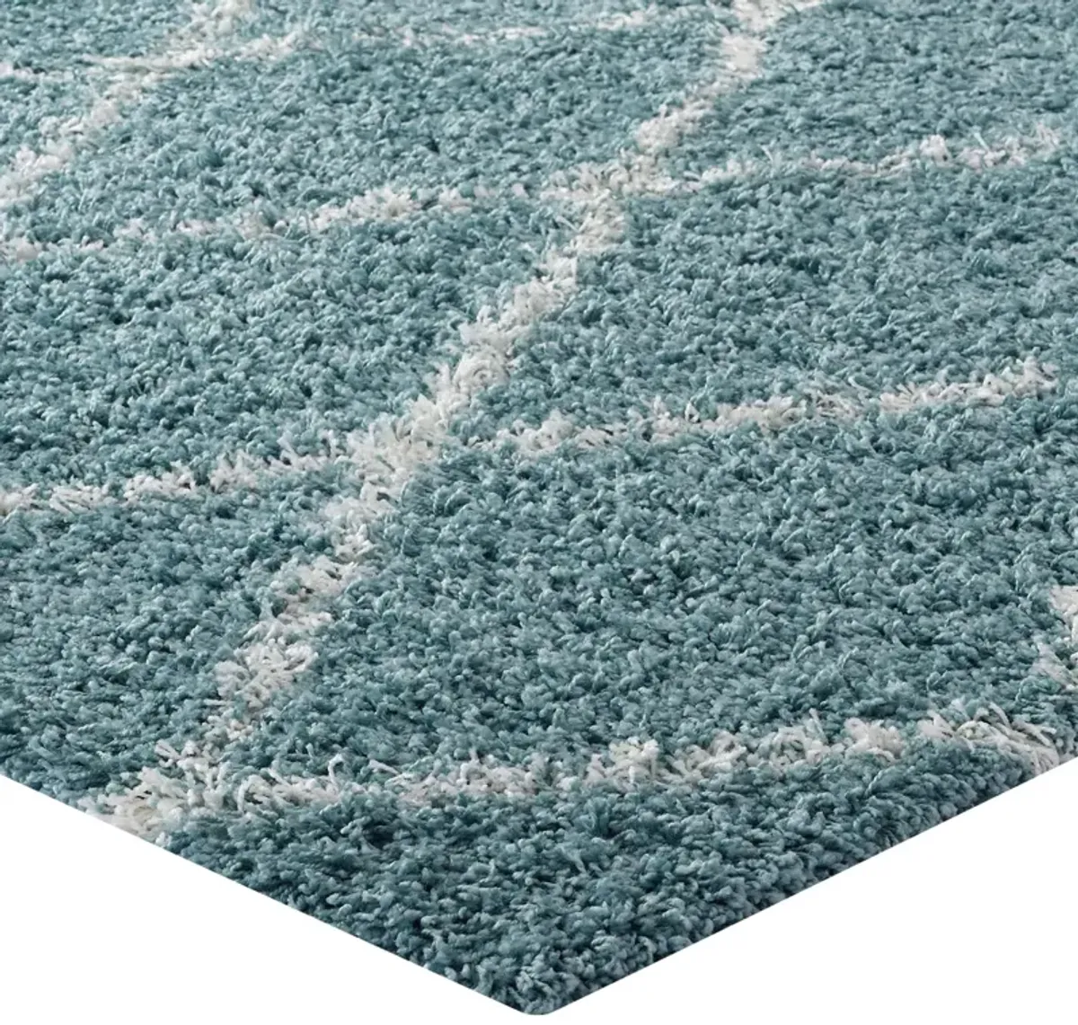 Toryn Diamond Lattice 8x10 Shag Area Rug