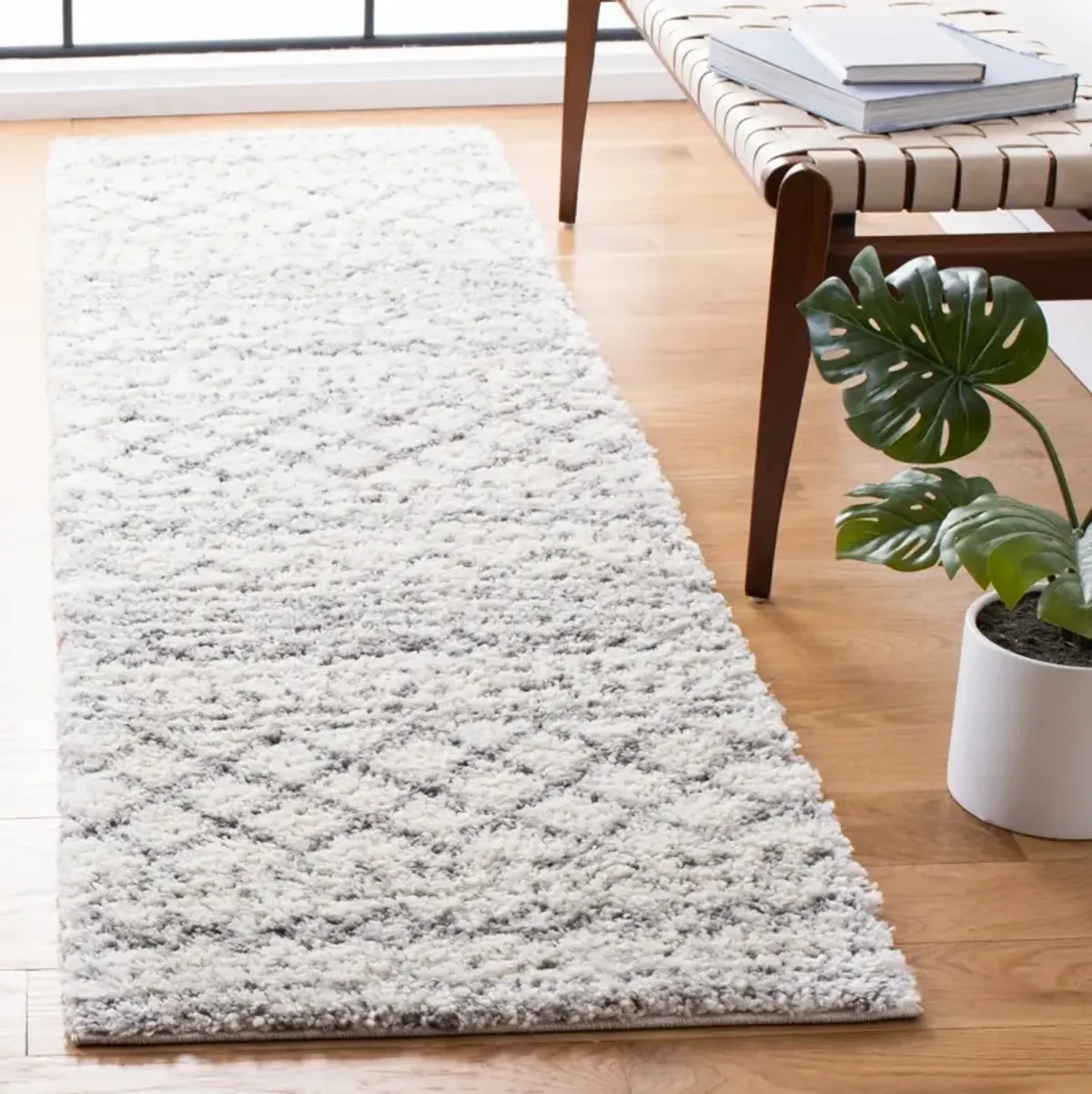 ARIZONA SHAG 741 IVORY  2'-3' x 16' Runner Rug