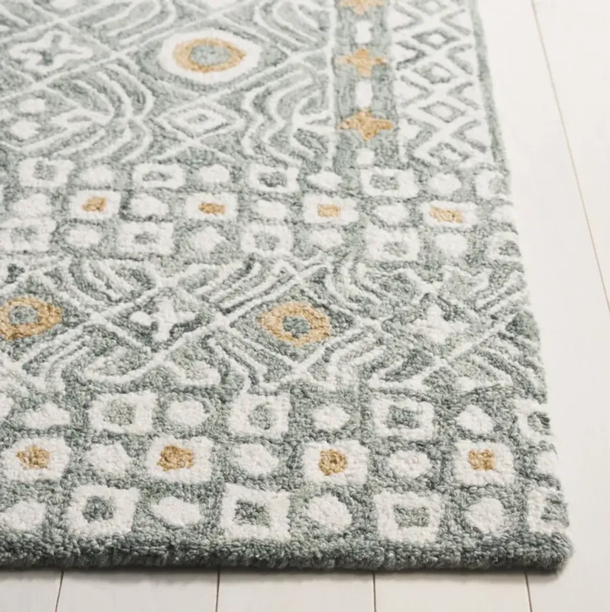 MICRO-LOOP 801 GREEN  2'-3' x 7' Runner Rug