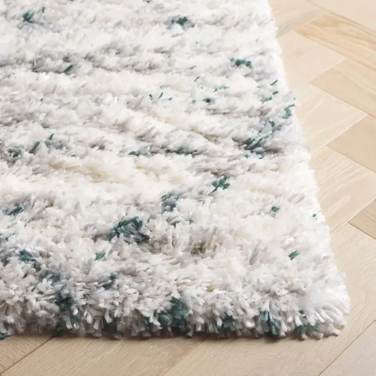 FONTANA SHAG 886 GREEN  2'-3' x 8' Runner Rug