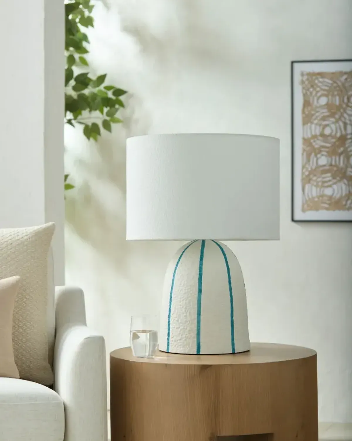 Hombori HOM-005 24"H x 17"W x 17"D Accent Table Lamp