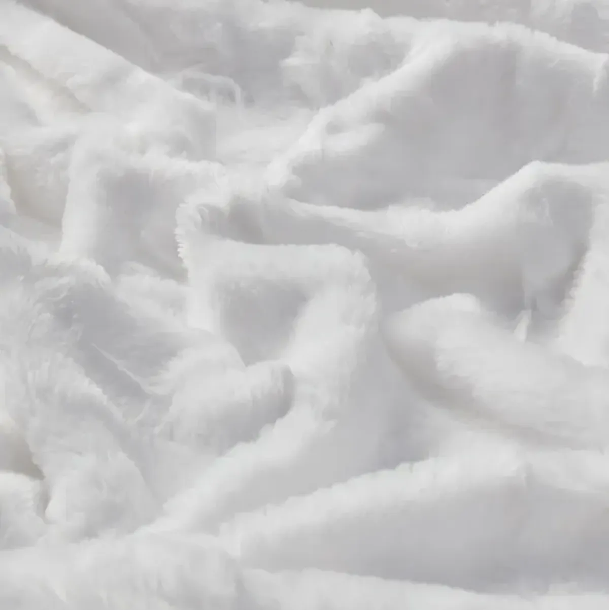 Madison Park Zuri White Oversized Faux Fur Throw