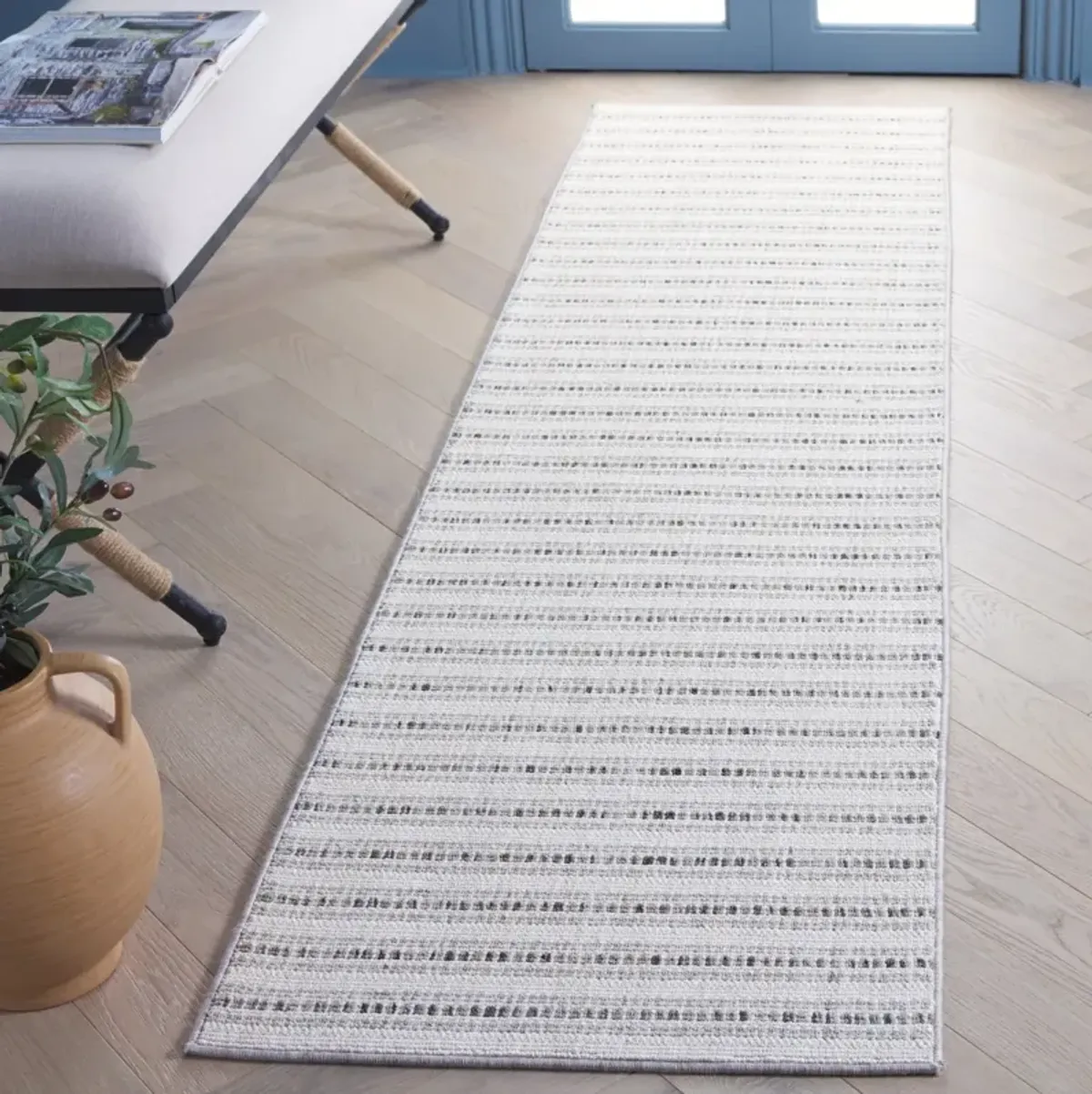 MSR1914 SERENITY IVORY  2'-2' x 8' Runner Rug