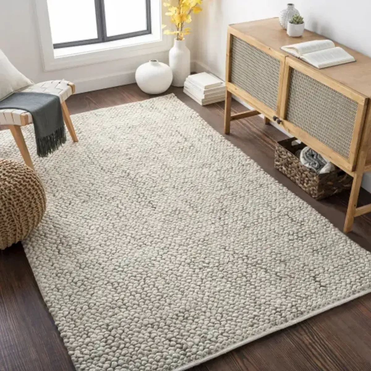 Avera 2' x 3' Rug