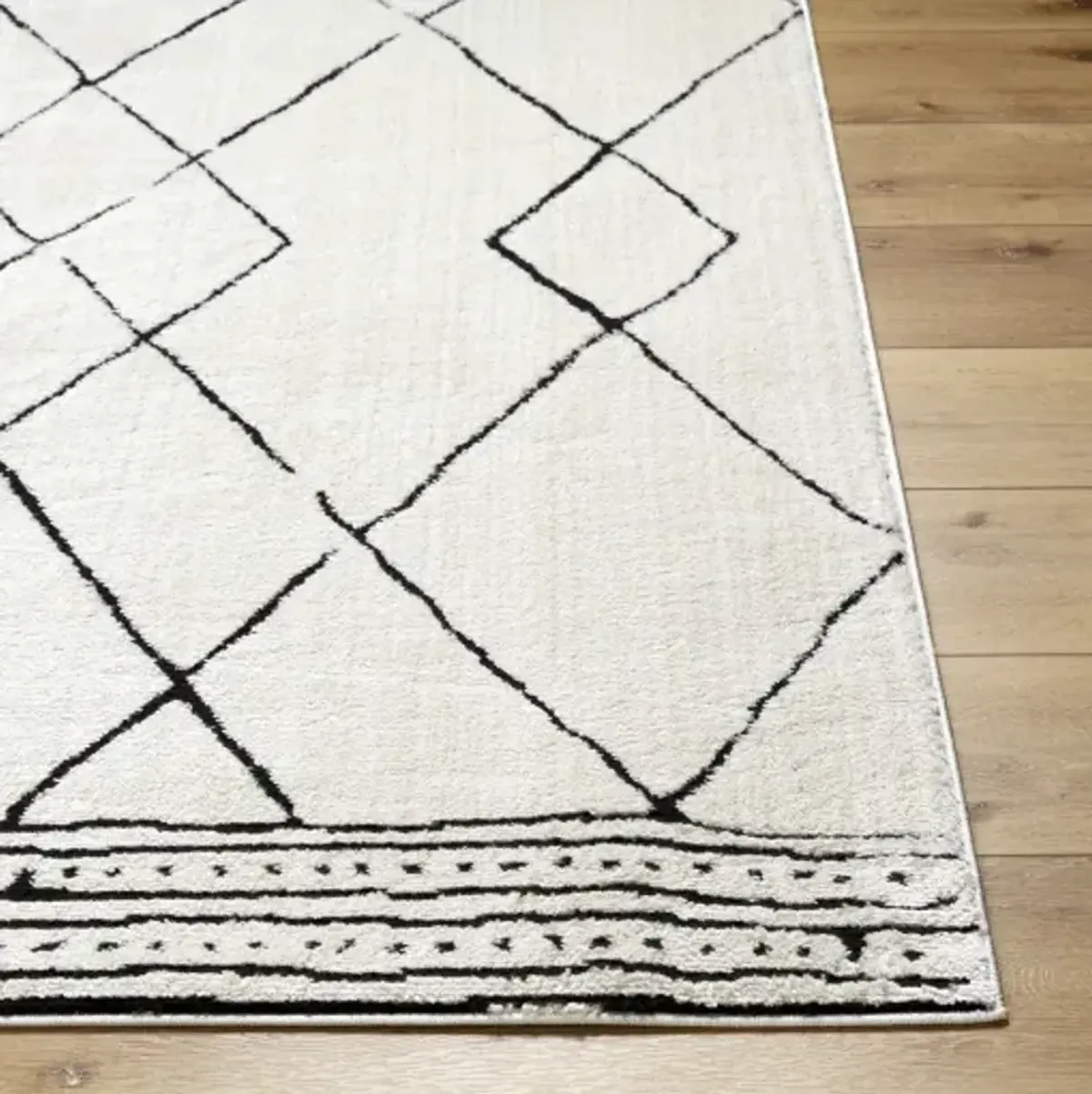 Freud FEU-2322 2'7" x 7'3" Machine Woven Rug