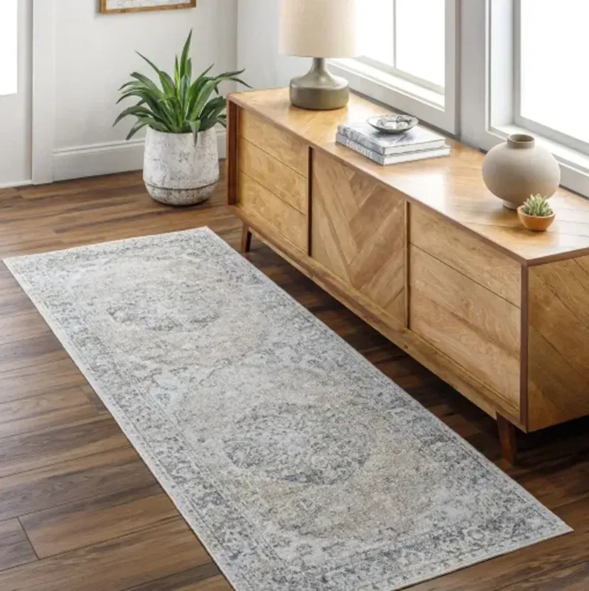 Lillian LLL-2309 6'7" x 6'7" Machine Woven Rug