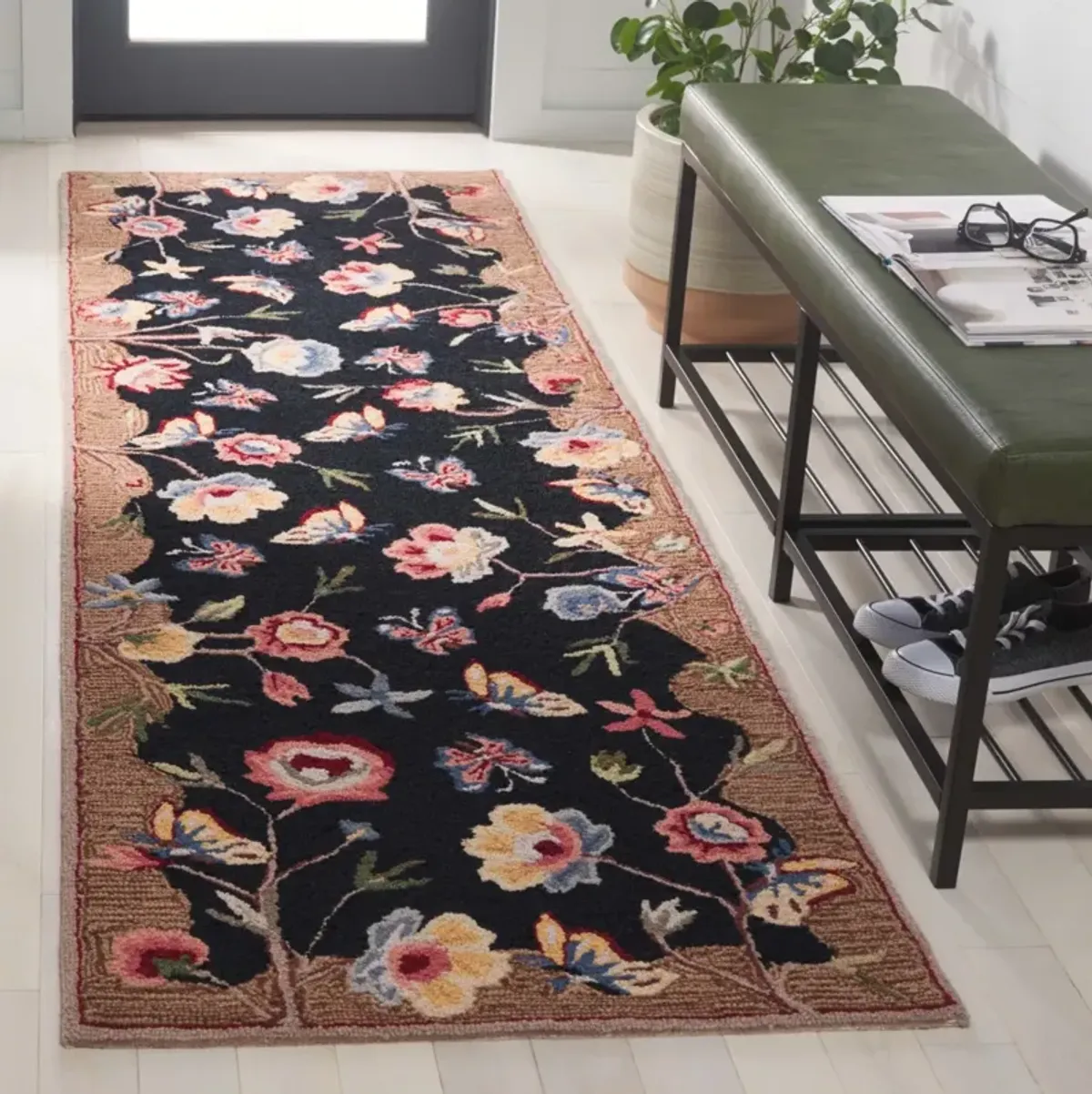 CHELSEA 337 BLACK  2'-6' x 8' Runner Rug