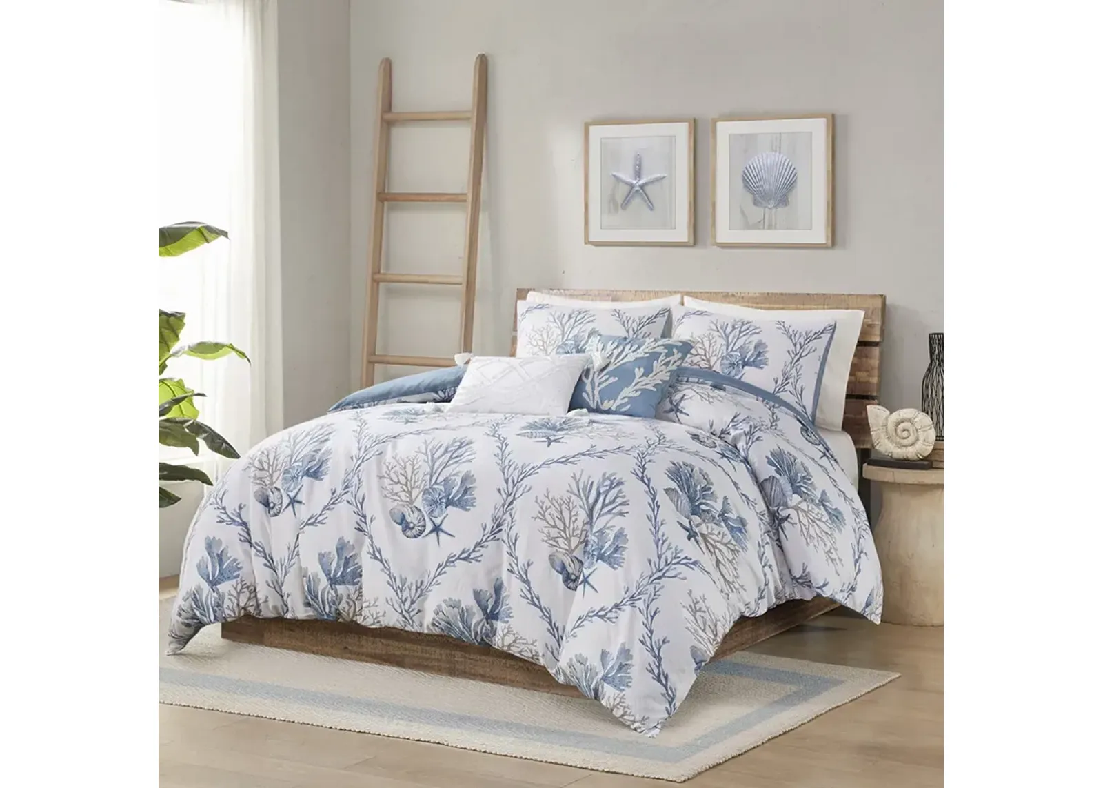 Harbor House Pismo Beach Blue/White 5 Piece Cotton Duvet Cover Set with Throw Pillows