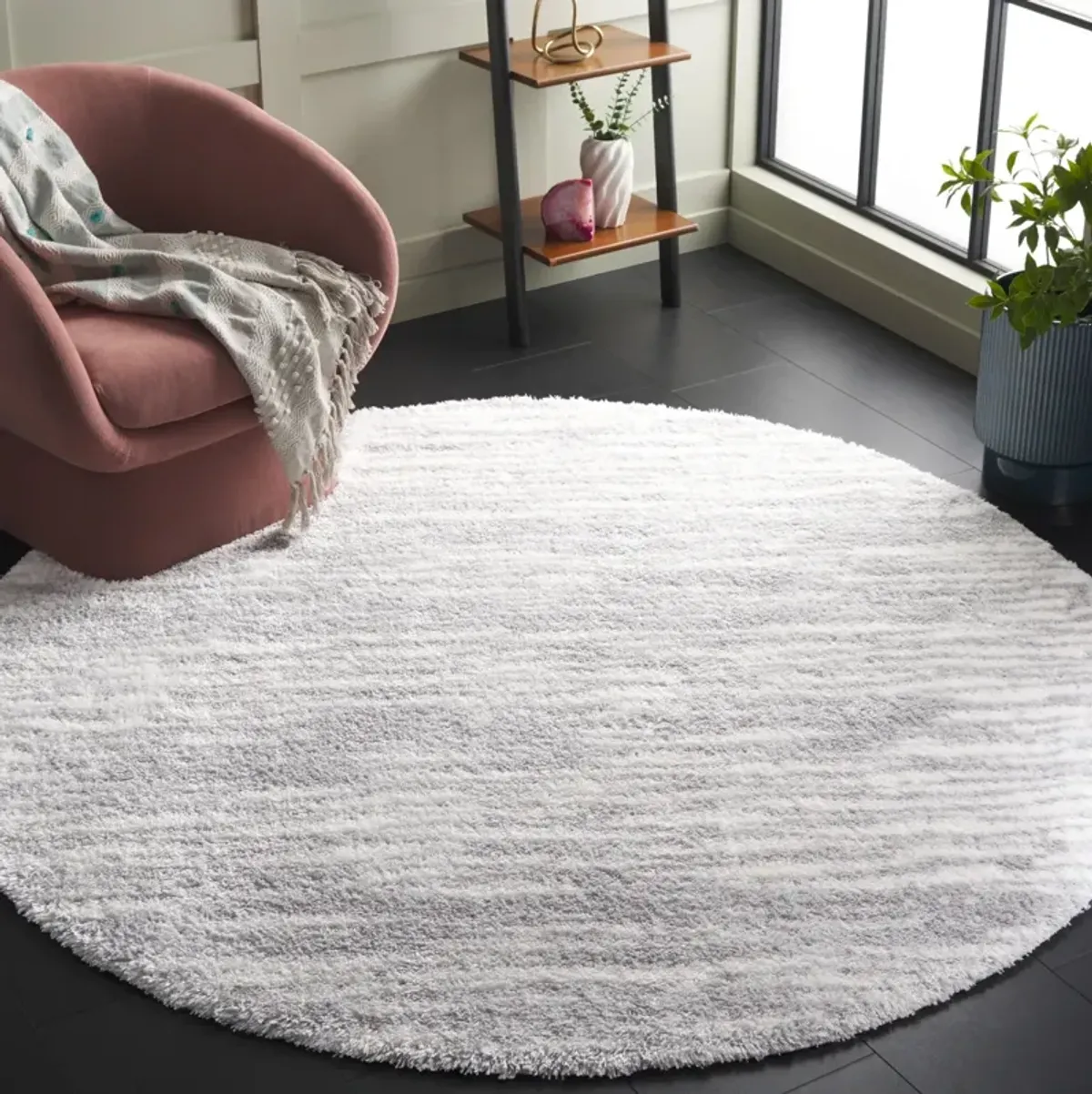 TAHOE SHAG 688 IVORY  6'-7' x 6'-7' Round Round Rug