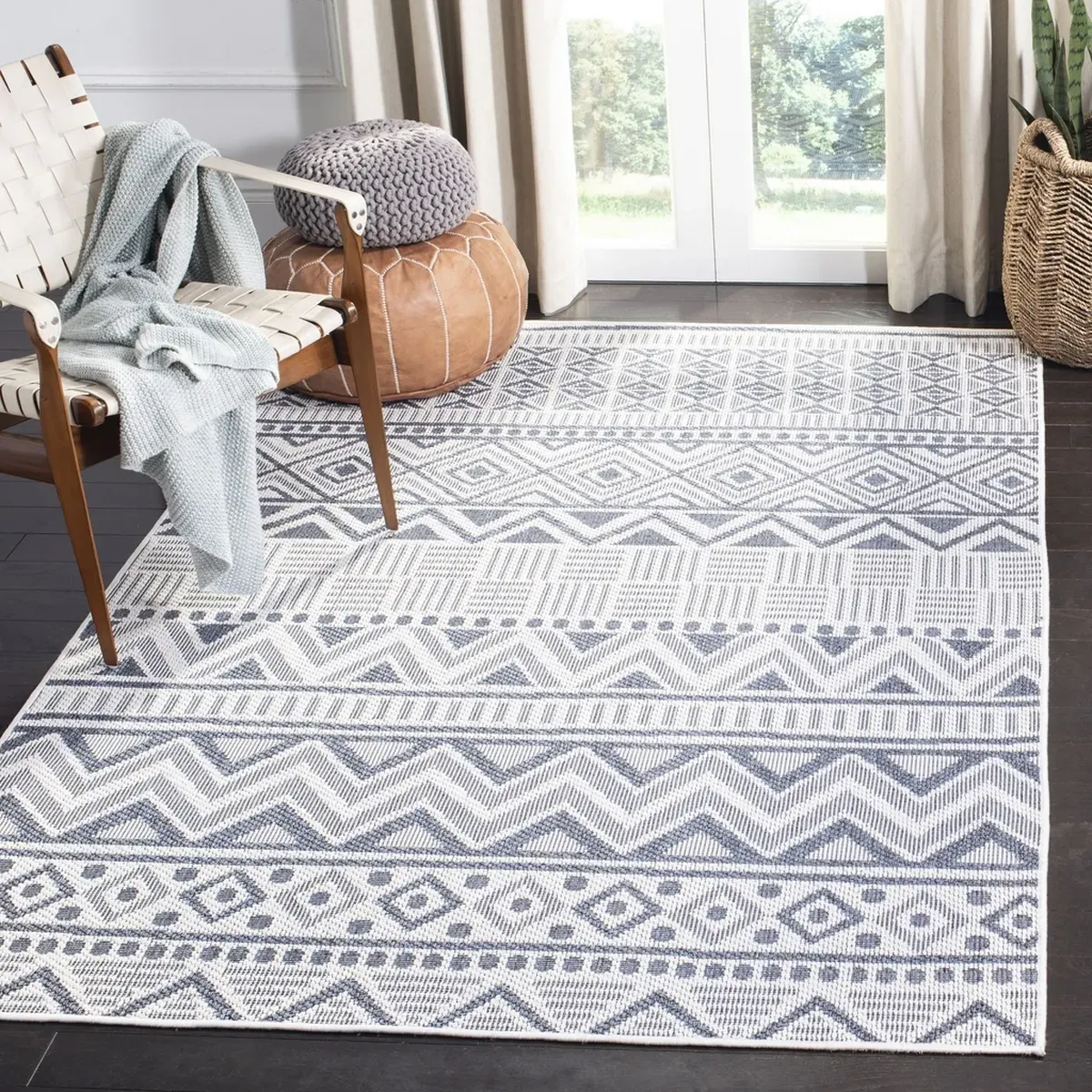 BERMUDA 818 Blue 2' X 4' Accent Rug