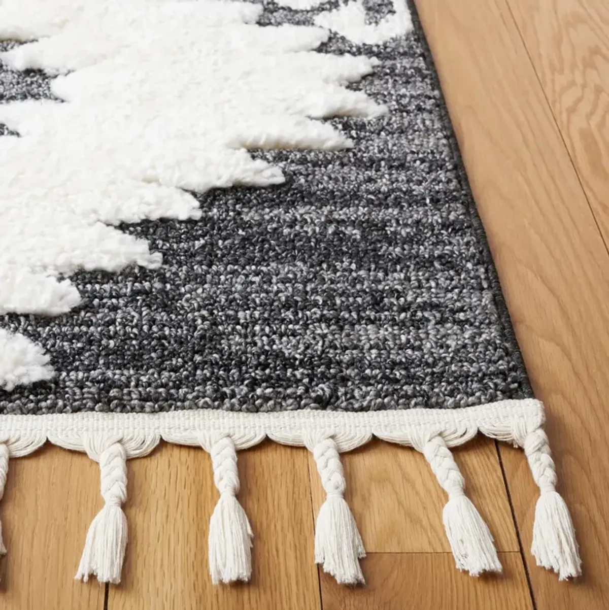 MOROCCAN TASSEL SHAG 652 DARK GREY  2'-3' x 6' Runner Rug