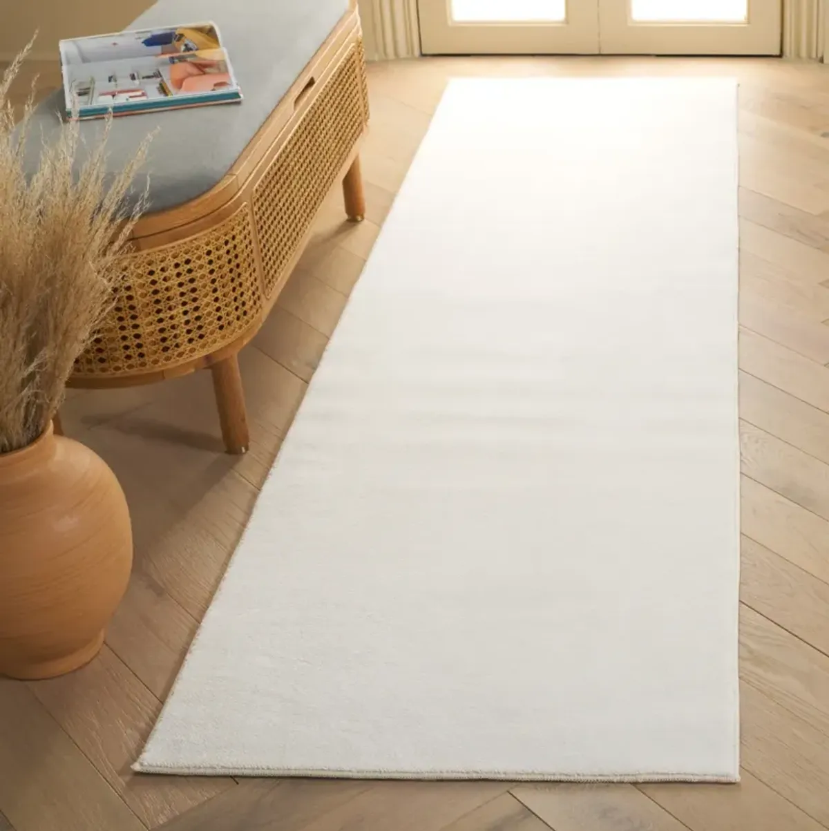 LOFT 315 IVORY 2'-3' x 9' Runner Rug