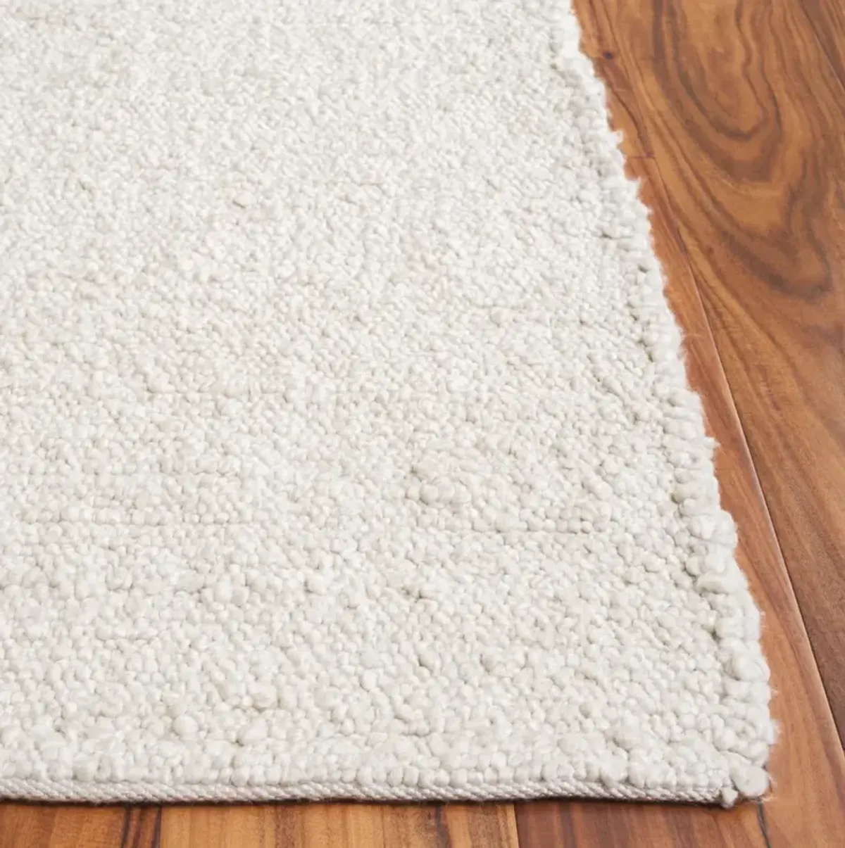 RENEWAL 601 IVORY 2'-3' x 8' Runner Rug