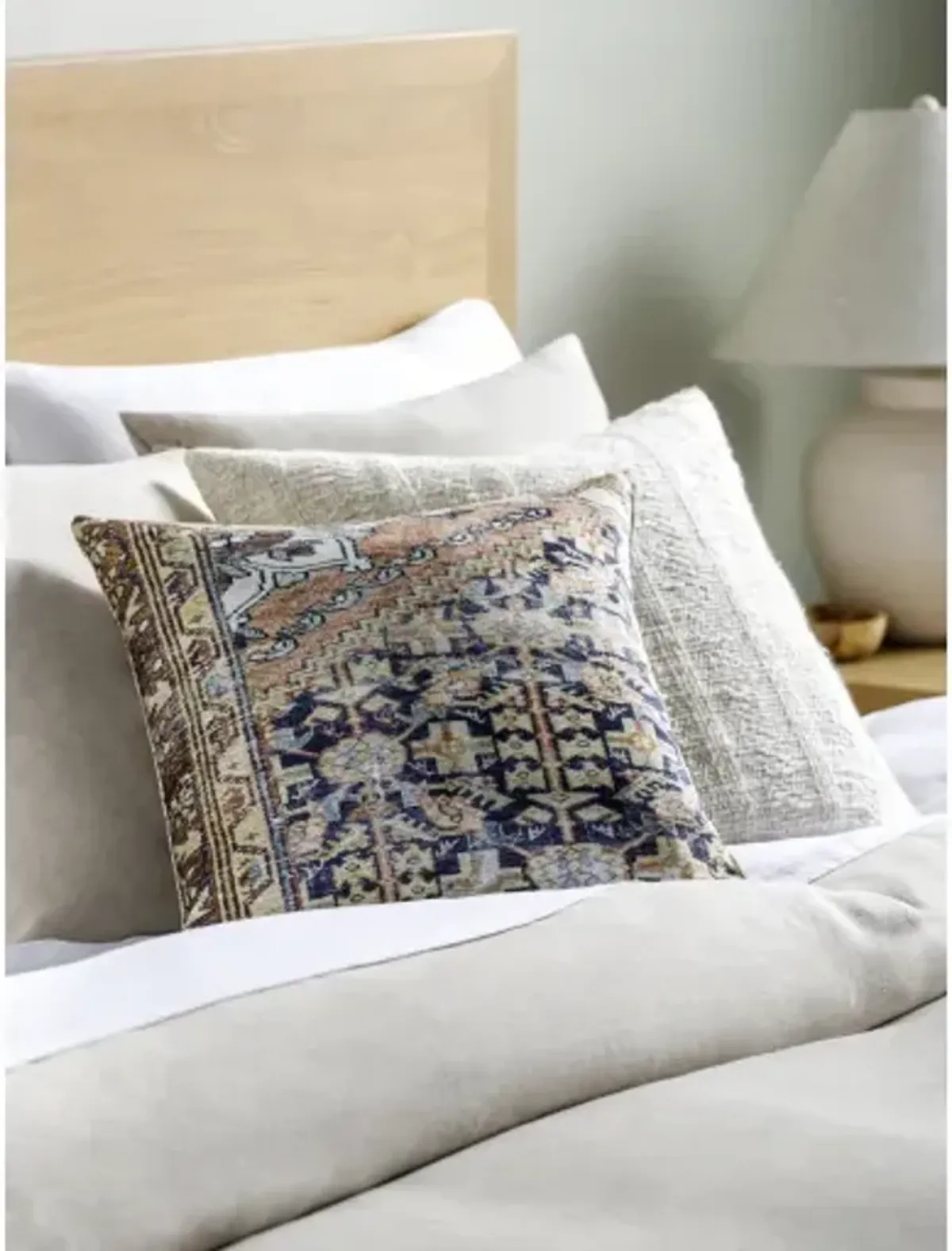 Emily Jean EMJ-011 20"L x 20"W Accent Pillow