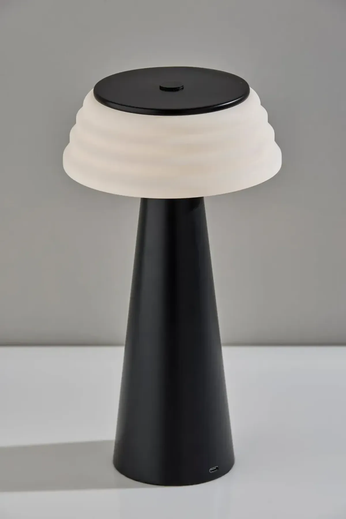 Jacky Cordless LED Table Lamp