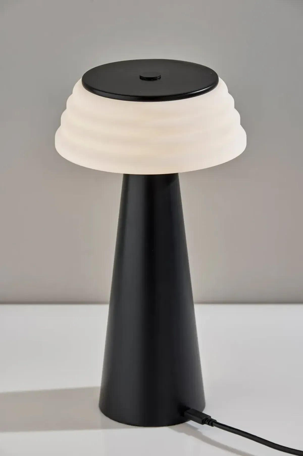 Jacky Cordless LED Table Lamp