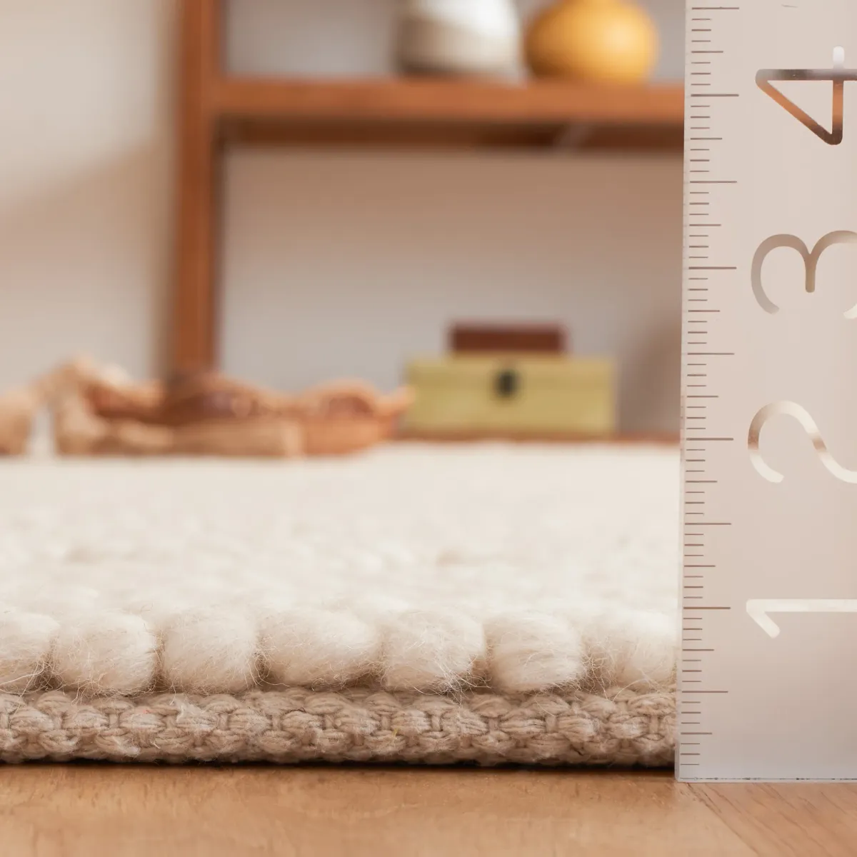 NATURA Hand Woven 5' x 8' area rug