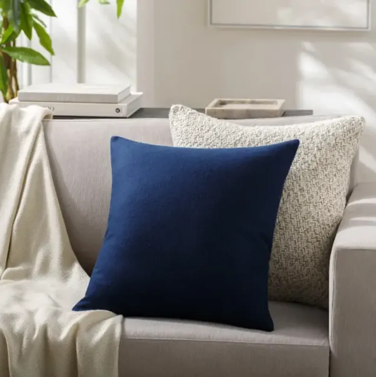 Stirling STG-001 18"L x 18"W Accent Pillow